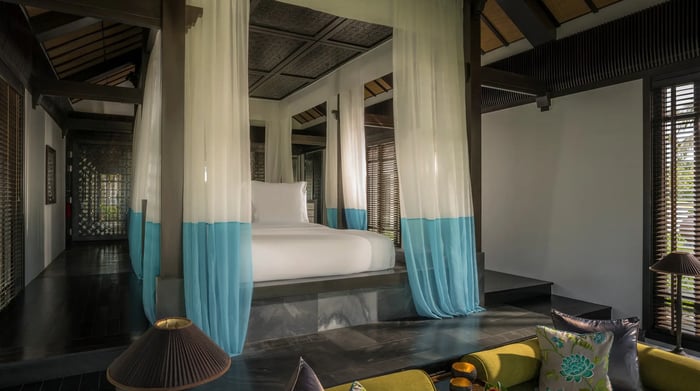 Four Seasons Nam Hai - Villa Bedroom