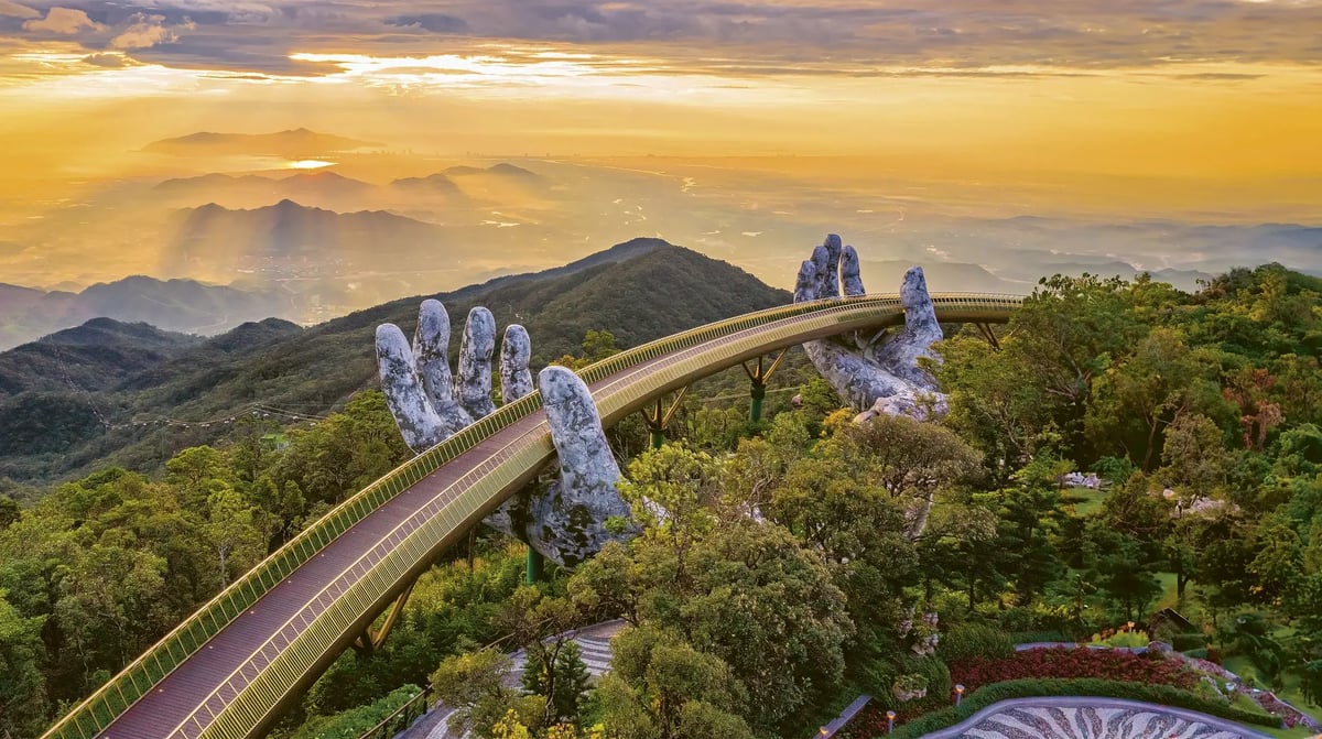 Golden Bridge Ba Na Hill - Da Nang