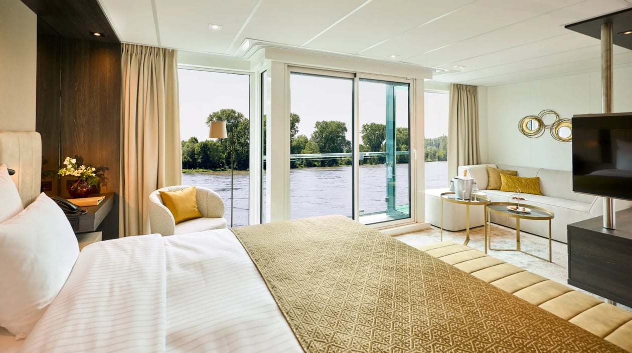 Lueftner Cruises_AMADEUS Nova_Accommodations_Suite_Mozart Deck 01