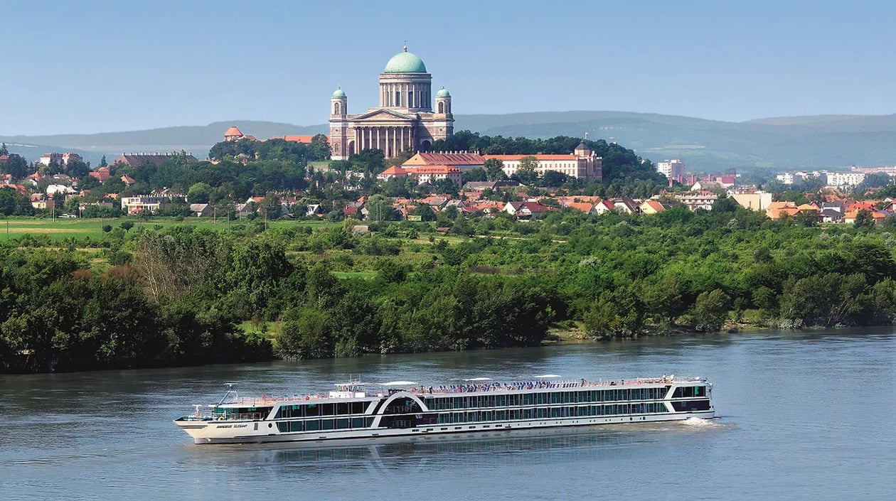 Esztergom met schip