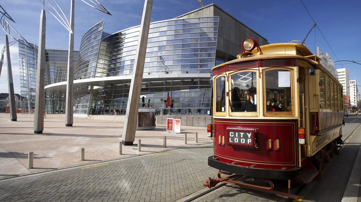 Christchurch tram c.Tourism New Zealand_David Wall-1