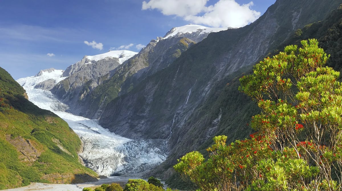 shutterstock_161200973 - Franz Jozef Glacier