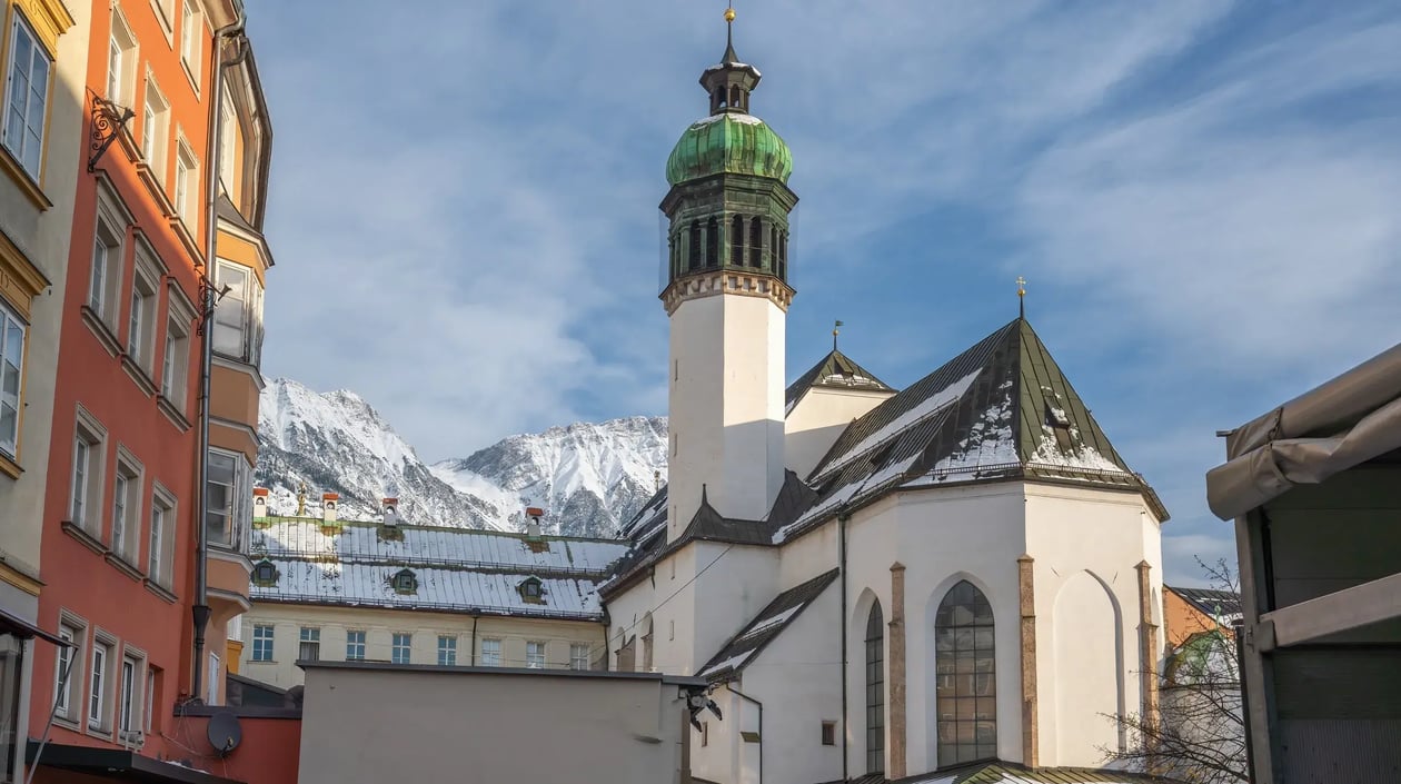 Hofkirche Innsbruck, shutterstock_2362636715 (1)