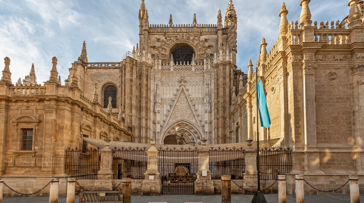 Sevilla The Cathedral of Saint Mary of the See, shutterstock_1546752992