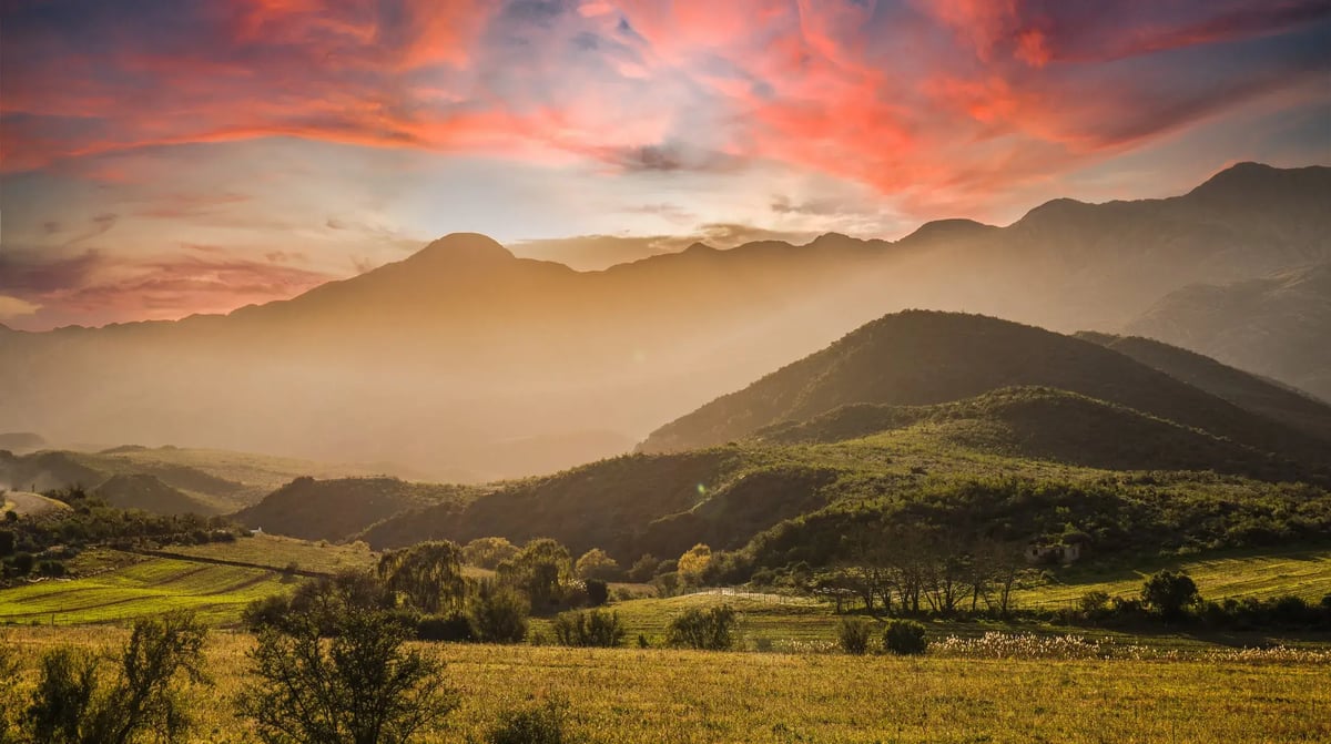 Oudtshoorn Zuid-Afrika, shutterstock_2018307125